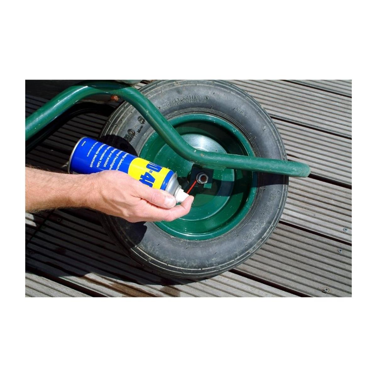 WD-40 Multi-Use Classic Spray 100ml WD-40 Multi-Use Classic Spray 100ml